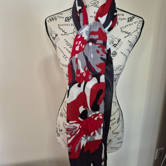 3/$25 Abstract Wrap / Scarf - Picture 4 of 11